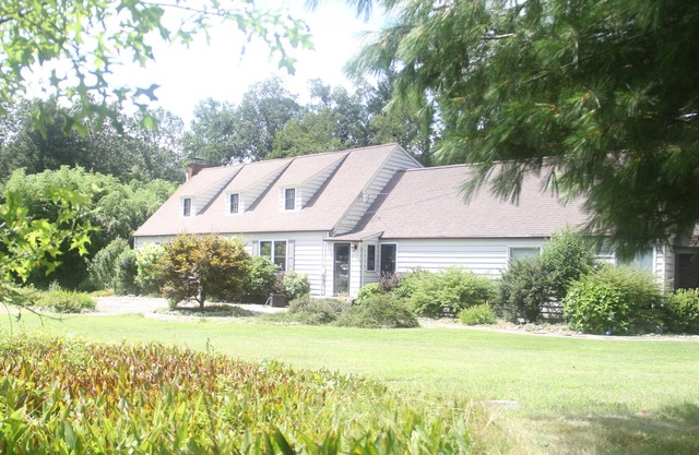 Enjoy Fall in New England and relax in the quiet of this private country home