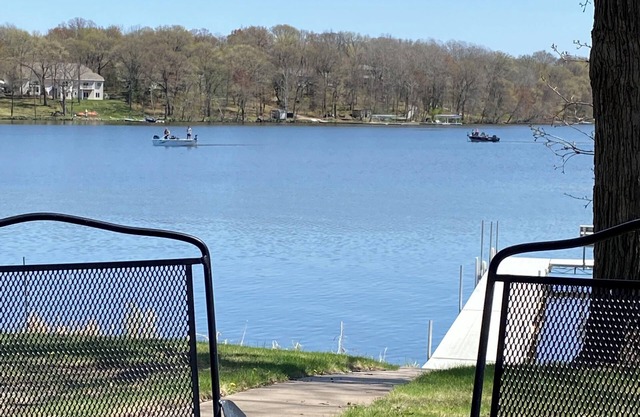 Enjoy Life On The Lake! Make Memories. Up to 8 guests.