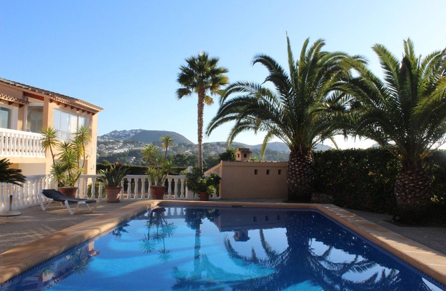 Enjoy spring on the Costa Blanca - great spring offers from 1 month
