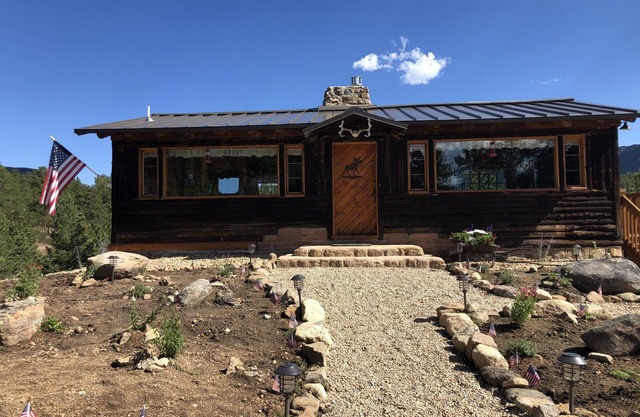 Enjoy the Rockies-hike, fish, relax with great views. Pet friendly