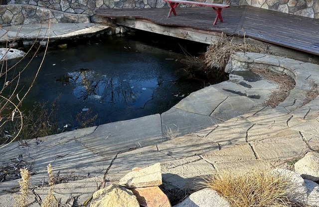 Enjoy the Season at Deer Lodge, only 11 Minutes from Snow Valley Resort!