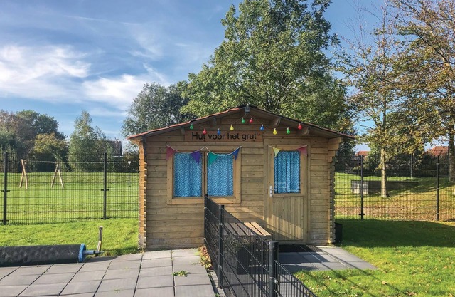 Enjoy this well-kept vacation home in the inviting vacation park De Friese Wadden in Tzummarum.