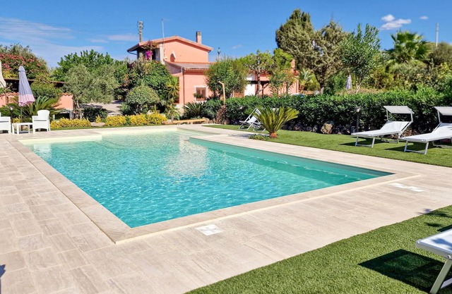 Enjoy your stay in this beautiful cottage in the countryside near the tourist town of Sorso, ideal f