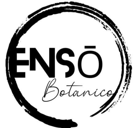 Enso Botanico Boutique Wellness Villa, with an outside wood-fire Hot Tub in Kosmos