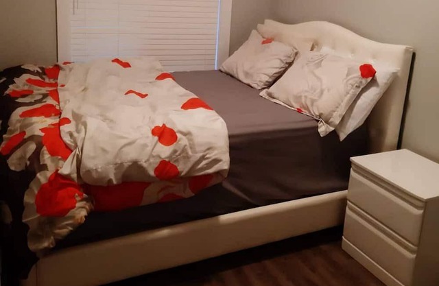 Ensuite room in brand new townhouse.