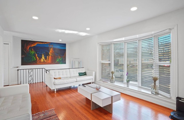Entire 3 Bedroom - Silver Spring 5 Min walk to Metro