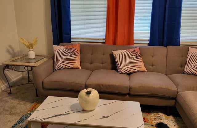 Entire 3bedroom 2BA unit AC, wi-fi, free Driveway parking, Washer and dryer, OSU