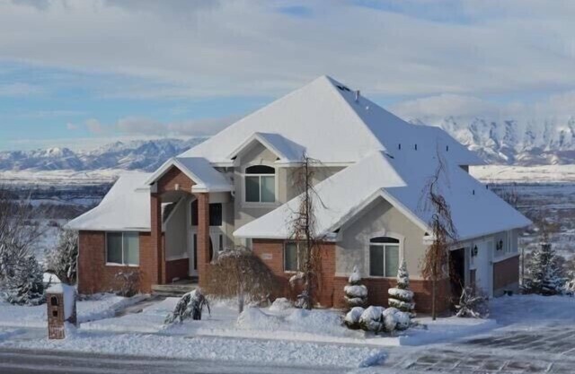 Entire Basement, Private Entrance, Gorgeous Views