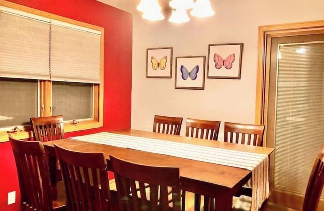 Entire beautiful home: 5BR/3BA with 2 king beds