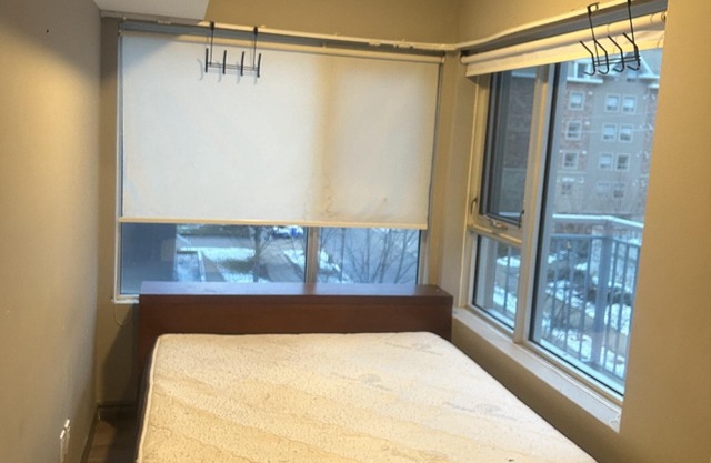 Entire condo one bedroom and den in the heart of waterloo