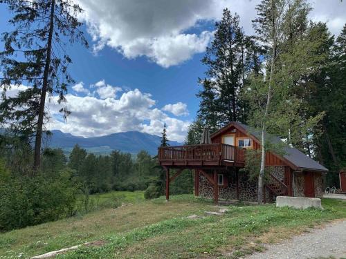 Entire Cordwood House 5 minutes south of town