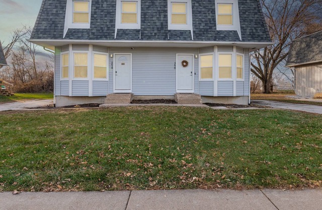 Entire Duplex — Sleeps 14 Minutes to Downtown