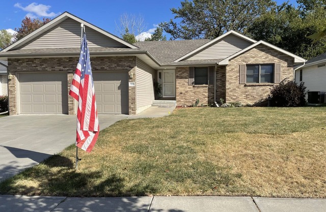 Entire Elegant Single-Family House in Upscale Neighborhood & Convenient Location