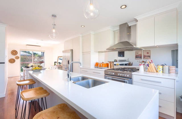 Entire home, central Albany