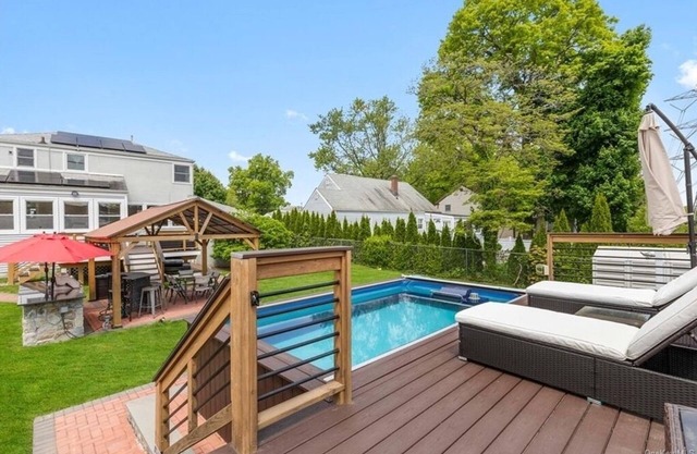 Entire home with pool, gym, home theater, and much more…Only 10 min from NYC.