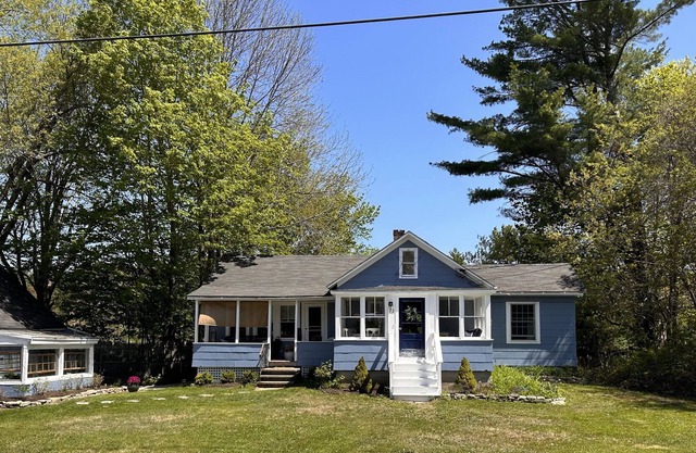 Entire House Downtown Freeport, Walking Distance to Everything!
