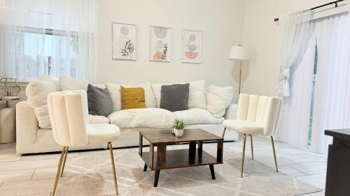 Entire House in Orlando close to All Parks