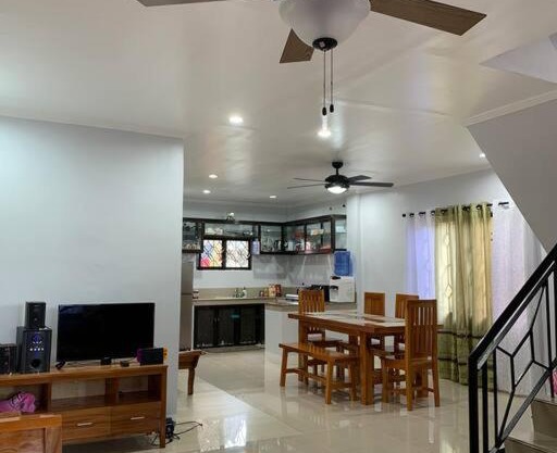 Entire Island home with HighSpeed Internet and gated parking