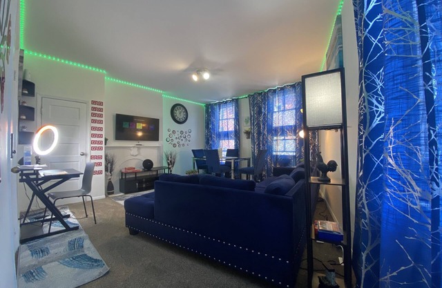 Entire Lovely and cozy apartment, minutes walk from all you need in Baltimore