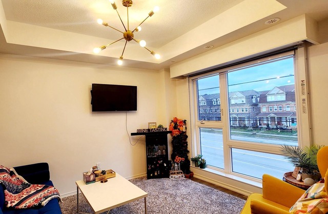 Entire Modern & Spacious Unit with Free Parking