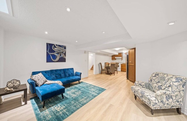 Entire one bedroom apartment in Richmond hill