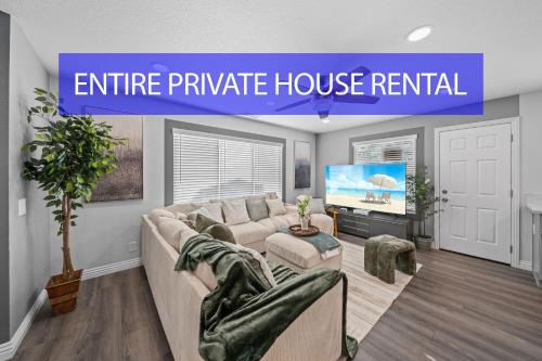 Entire Private 4BR-3Bth, King Bed, Gated Yard, Parking, Ranch, Available Now