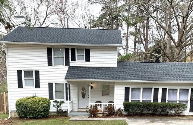 Entire Spacious4br/2.5ba Convenient to I85, Pet Friendly(No fee), LG Fenced Yard