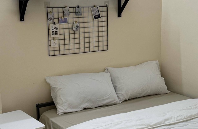 Entire unit 2-bedroom apartment with AC, WiFi in charming Gelugor