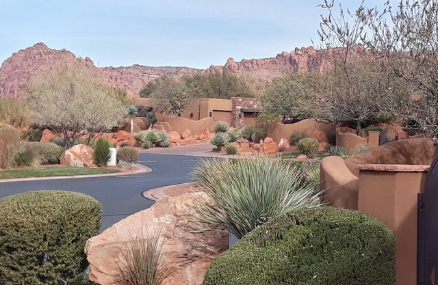 Entrada 2 BR, 2BA Waterside Villa w/Full Kitchen & 2 Private Garages