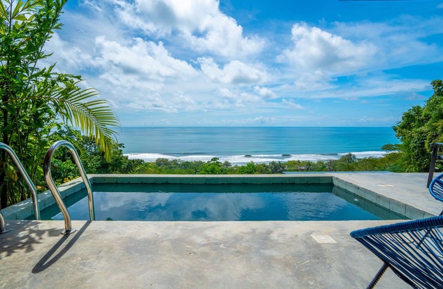 Epic 1 BR Ocean View Villa. Dominical. Gated. Minutes to Dominical beach.