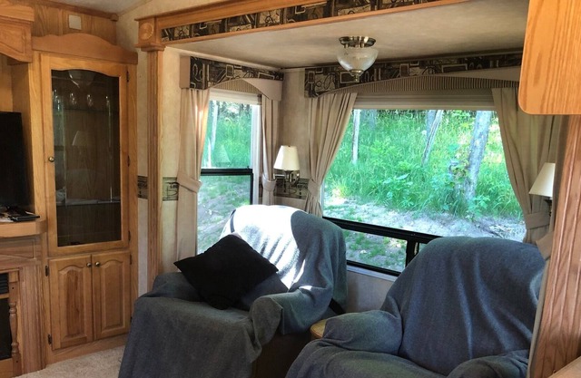 Epping in Beaver Valley. Private Campsite with RV for a little bit of Glamping