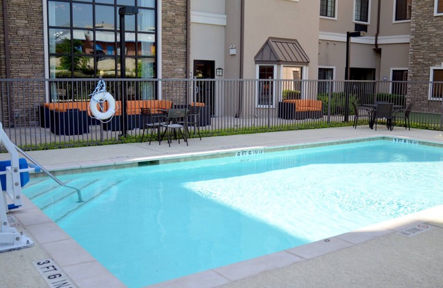 Equipped Suite Across from Seaworld! Outdoor Pool + Gym On-site