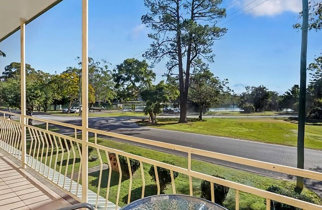 Ernorna Court is a beautifully renovated, clean and bright apartment facing the Kalang River in Urun