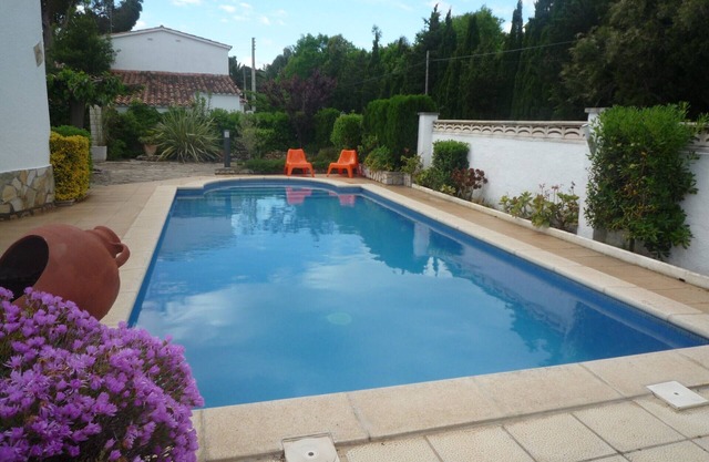 ESCALA, 5 minutes walk beach, VILLA STANDING160 habitab m2/WIFI/WDM POOL