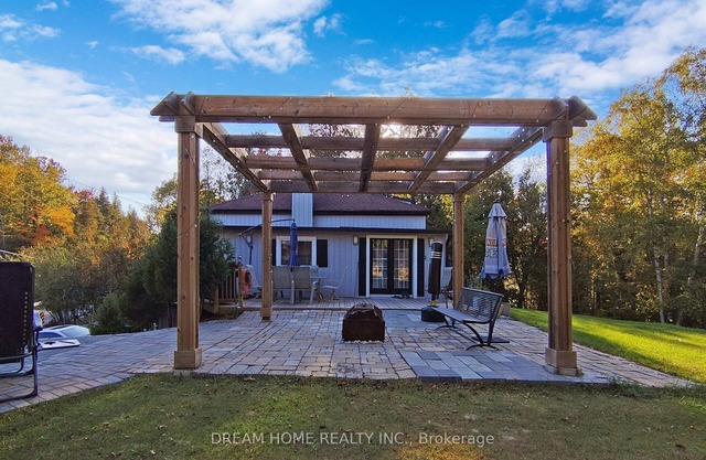 Escape the City with Cottage Style Home in Nature