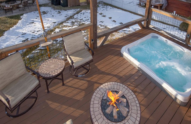 Escape to Modern Mountain Retreat Near Top Ski Resorts w/Hot Tub!