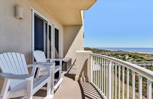 Escape to Paradise Luxury Condo by Guest Cottage
