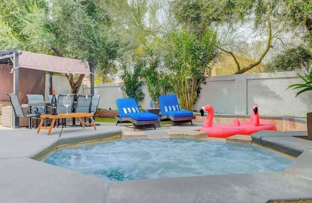 Escape to Paradise!~Private Retreat+Games Night!