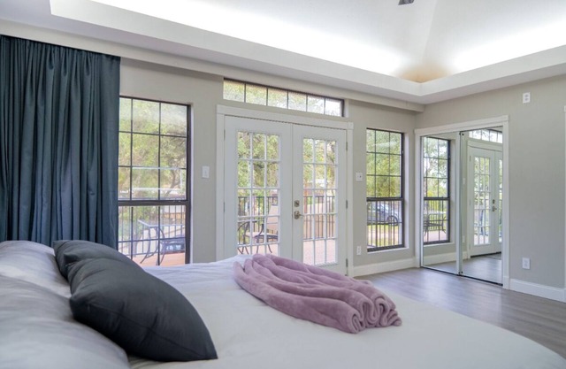 Escape to Serene Luxury in this Cute Modern Minimalist 1 Bedroom Home in Austin!