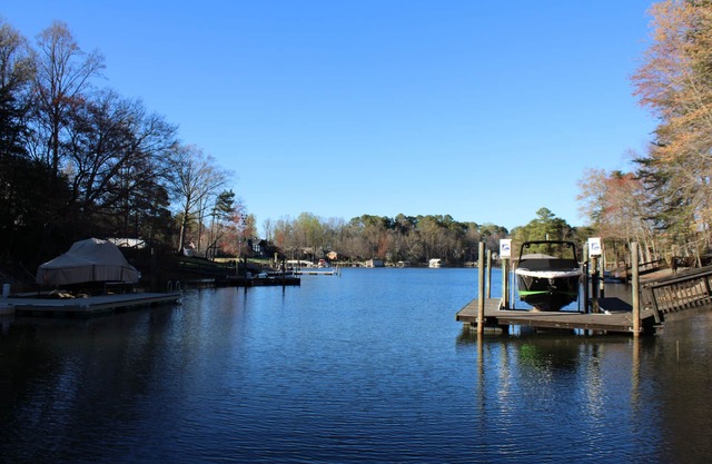 ESCAPE TO THE LAKE! QUIET cove, RELAXING pool, with own dock!