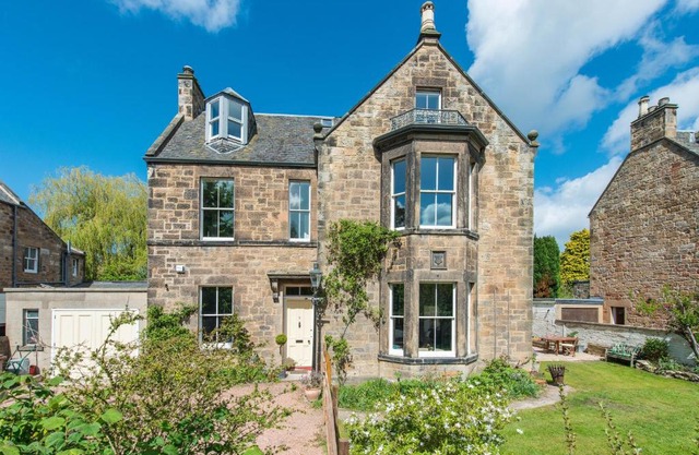 Eskbank Villa near Edinburgh