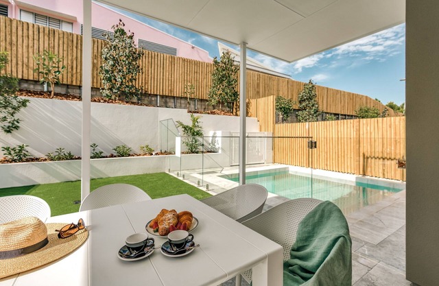 Essence Peregian- Saltbush Luxury 5 Bedroom Home with Private Pool