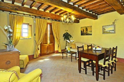 Estate in Monte Serra with Pool & Olive Views