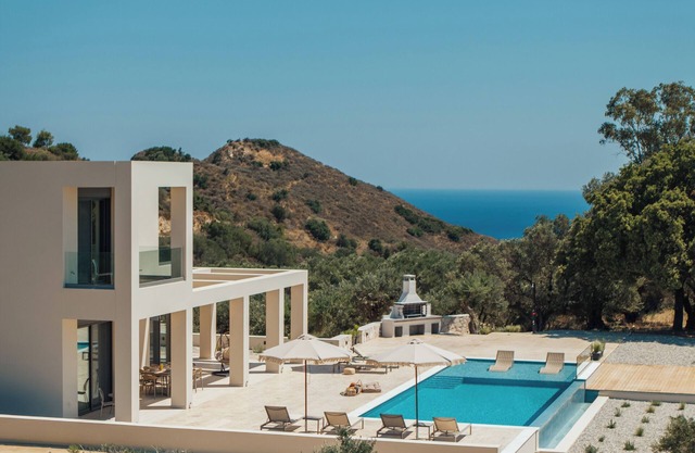 Euphoria Hill Villa - 3 Bedroom Villa with Private Pool