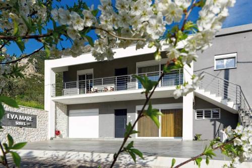 Eva Mare Suites