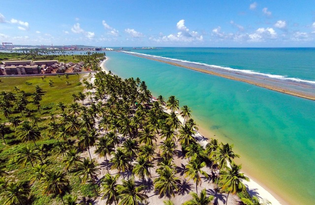 Excellent 2-bedroom apartment in high-end resort Beira Mar condominium