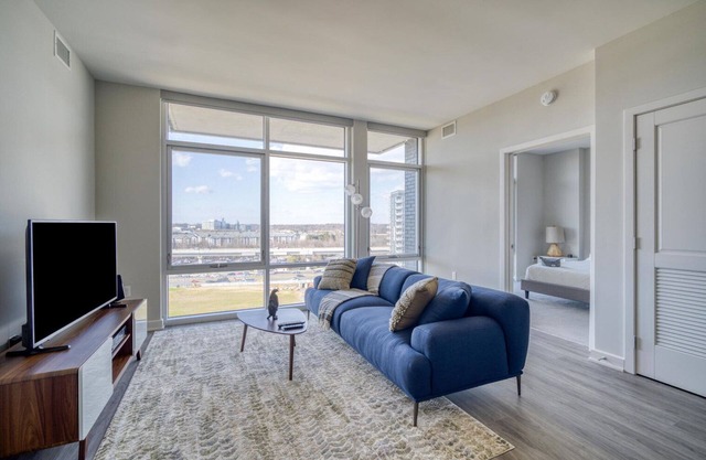 Excellent Fairfax 2BR w/Pool & Elevator, nr Bus Stops, by Blueground