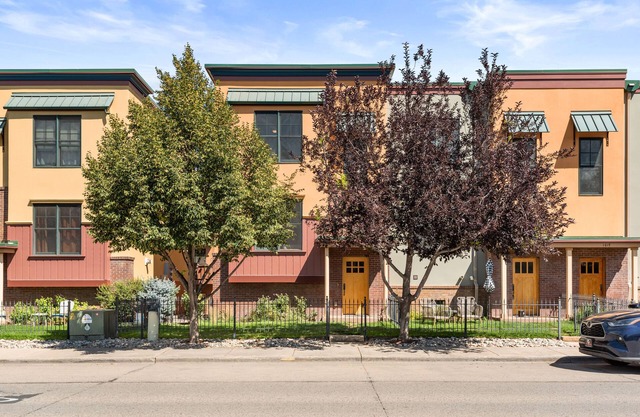 Excellent Location- Downtown Carbondale on Main St.!