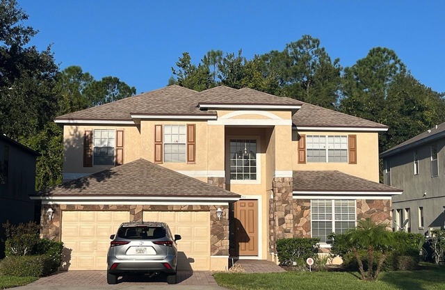 Exceptional 5 bedroom home, gated community, less than 30 mins from attractions.