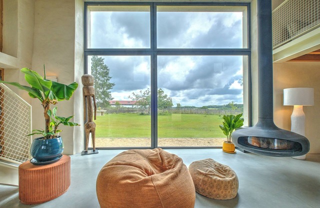 Exceptionnel farm house with pool and paddle court